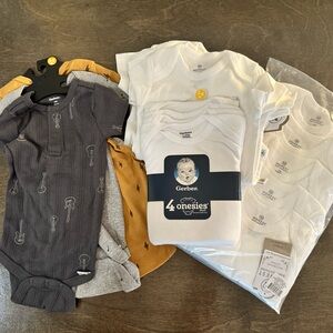 The Honest Company & Gerber short sleeved onesie lot NWT